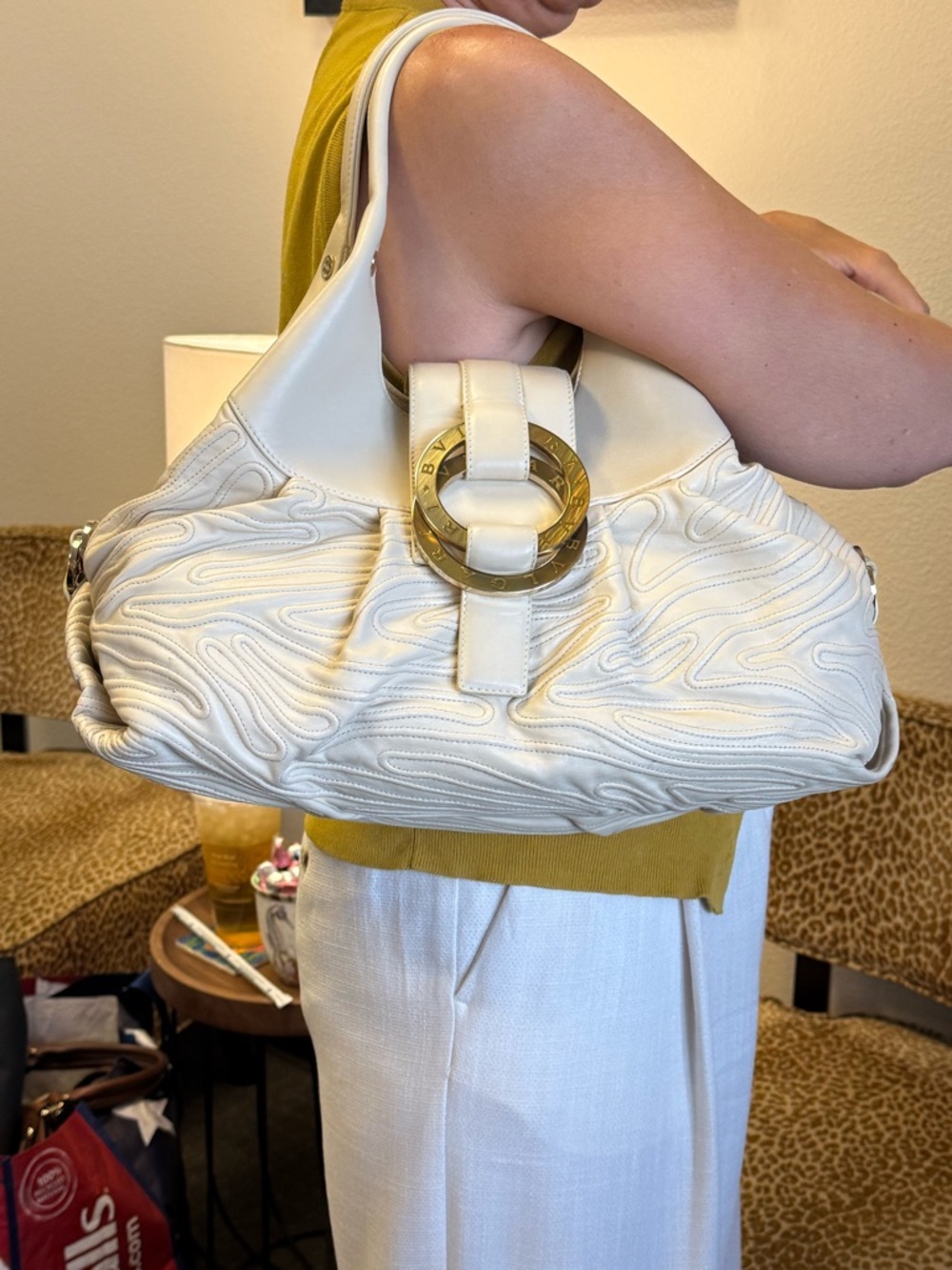 💯Auth Bvlgari Cream Leather Shoulder Bag/Satchel w Gold BVLGARI Rings &hardware - Picture 2 of 16